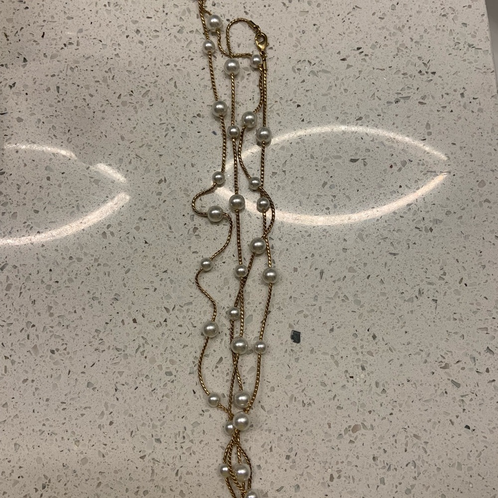 Necklace gold with pearls